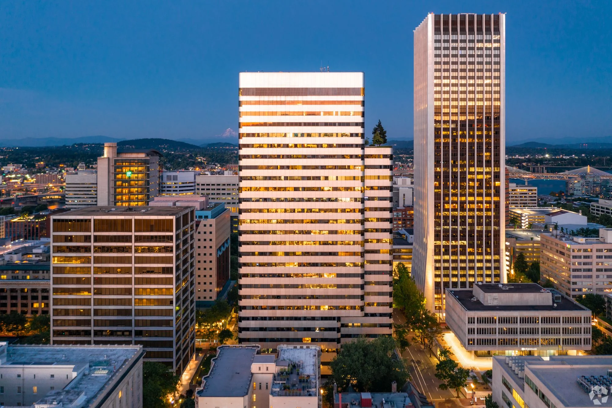 Pacwest — Lease in Portland, OR, photo 2 of 8