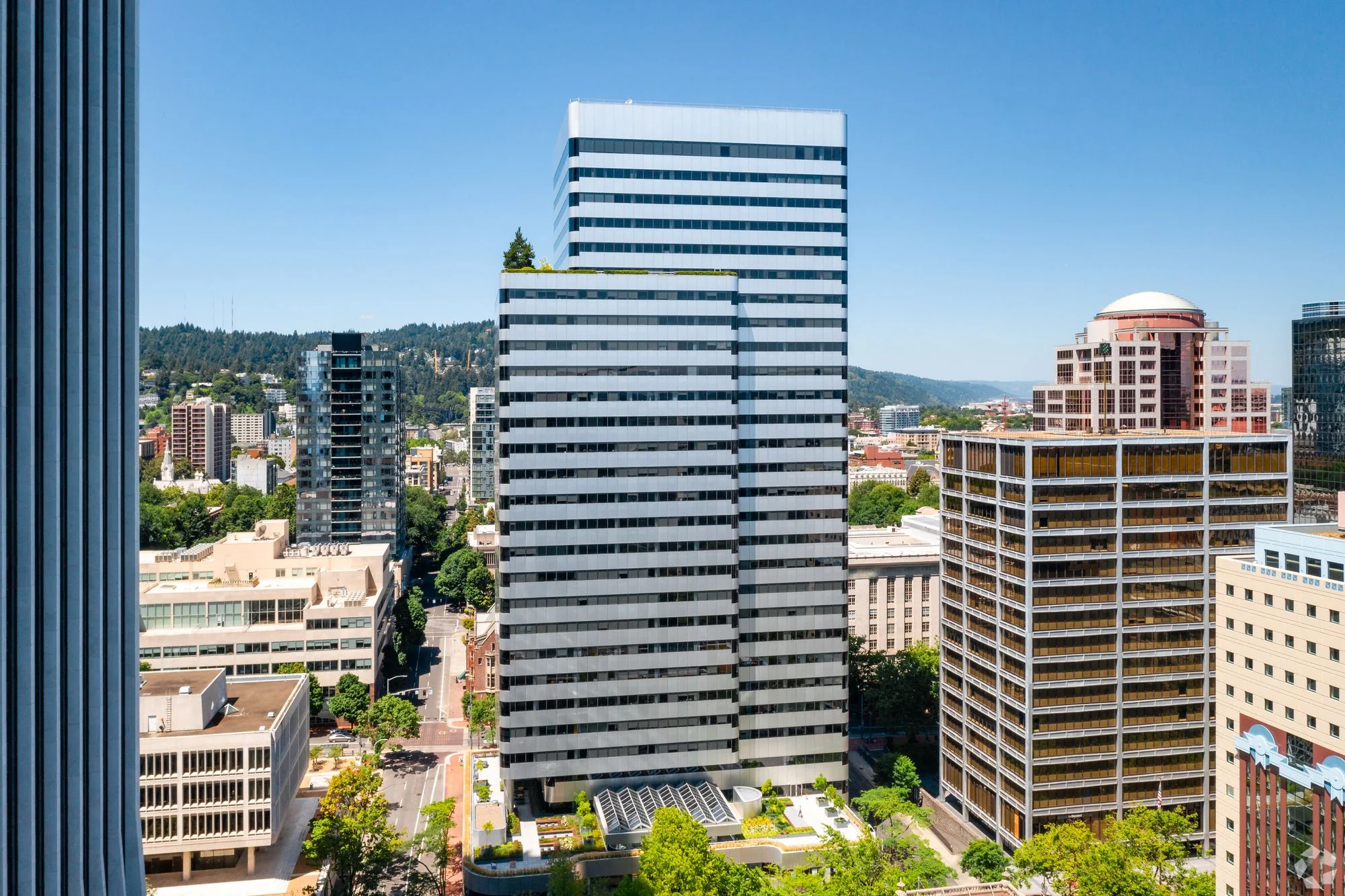 Pacwest — Lease in Portland, OR, photo 3 of 8