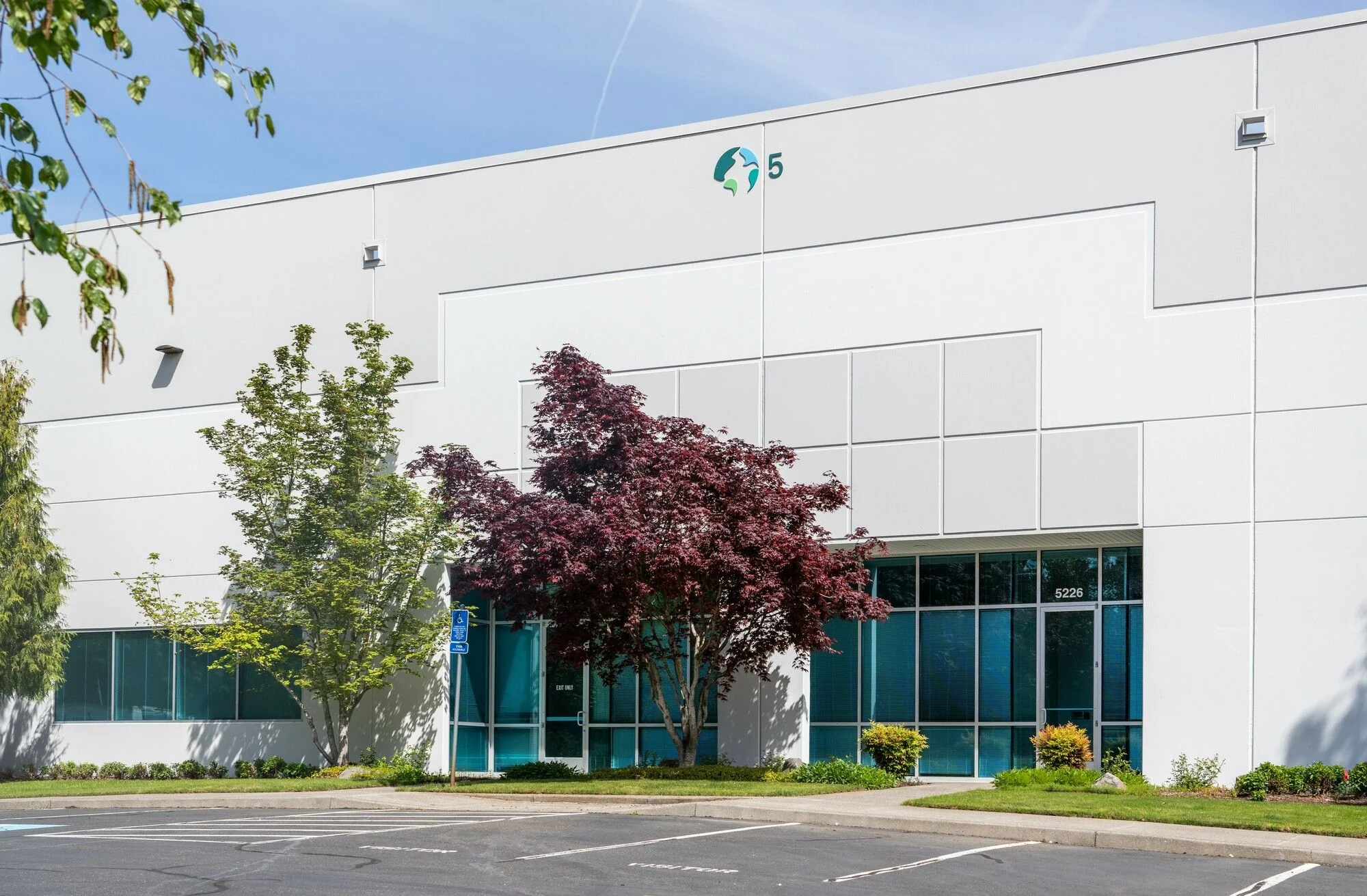 PDX Corporate Center East — Lease in Portland, OR, photo 1 of 8