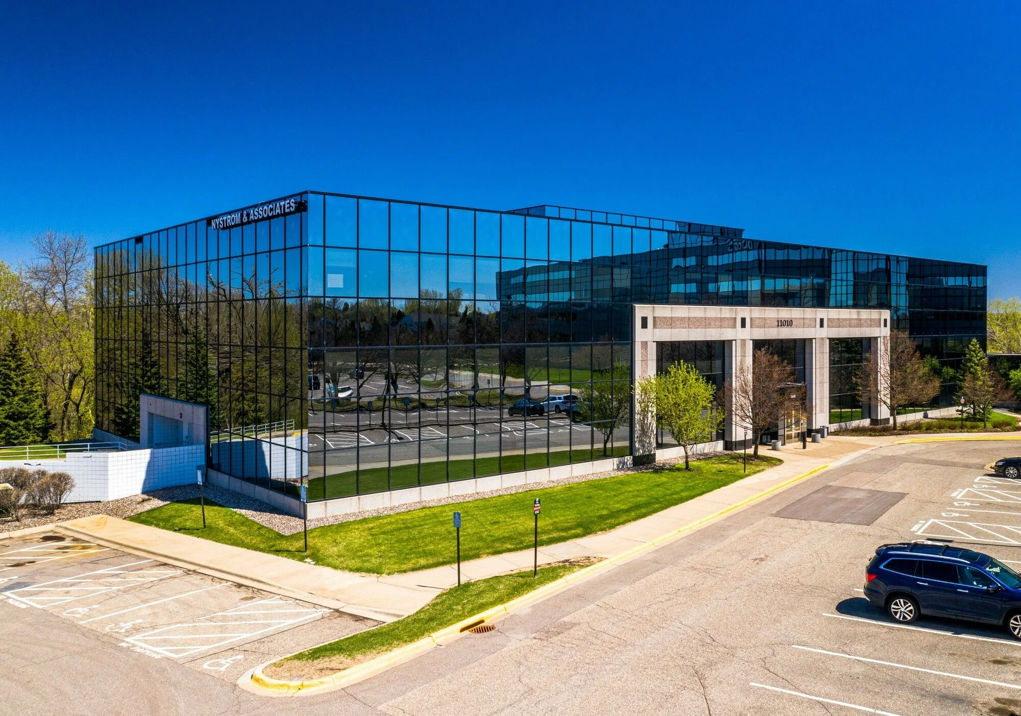 Prairie Lake Corporate Center II — Lease in Eden Prairie, MN, photo 1 of 8