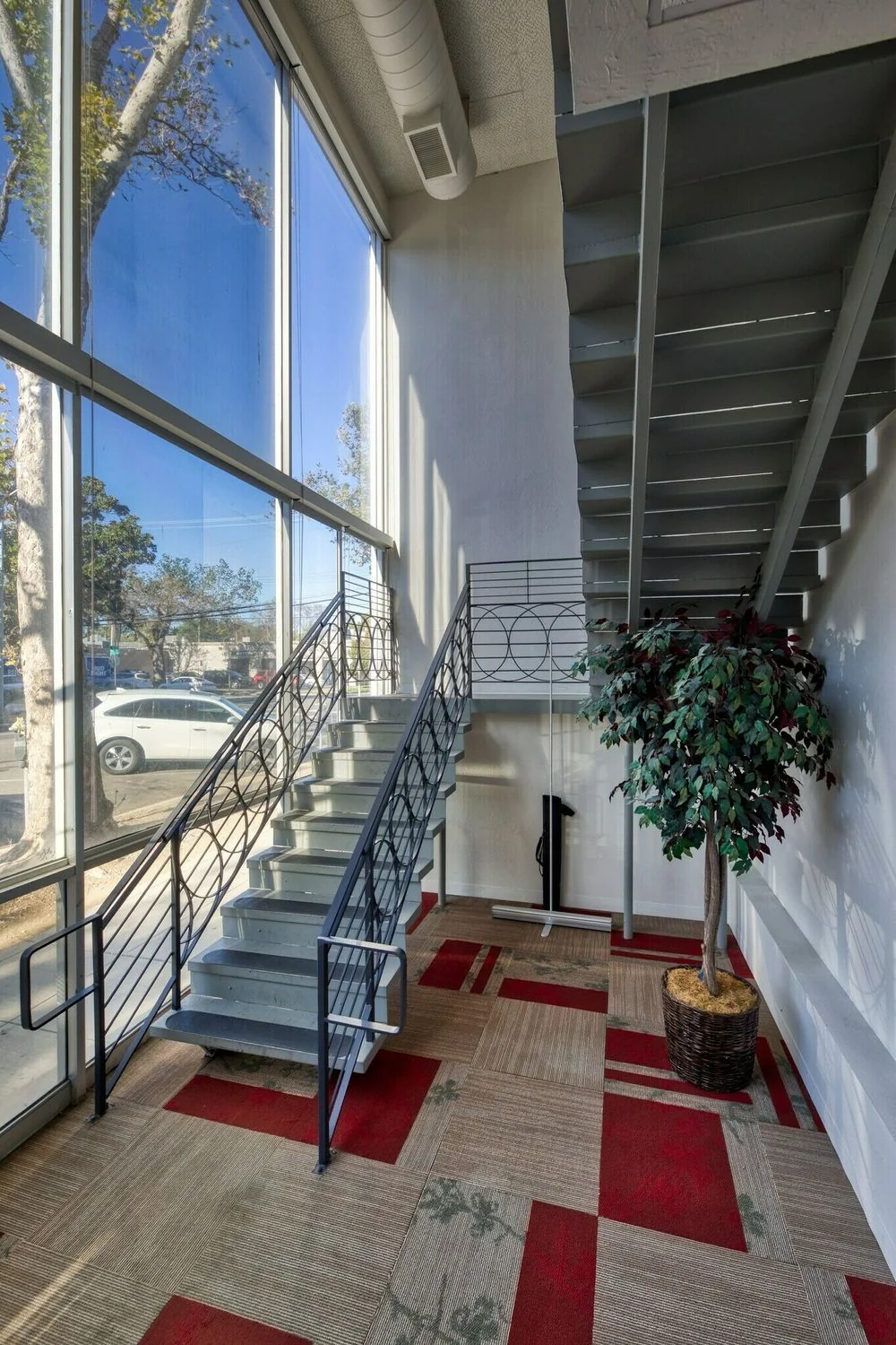 Lincoln Bldg — Sale in Sacramento, CA, photo 3 of 4