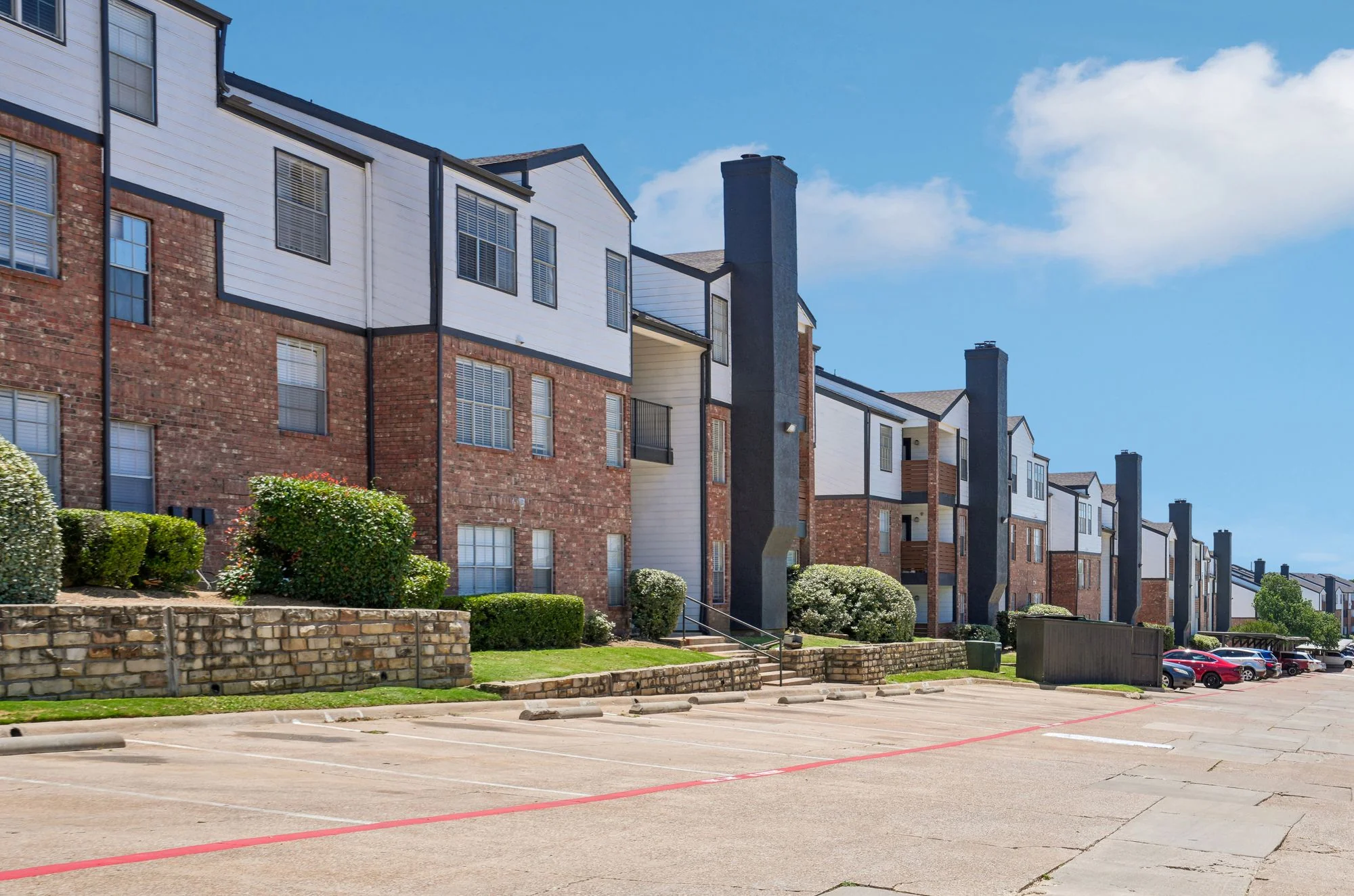 Trinity Apartments — Sale in Irving, TX, photo 1 of 5