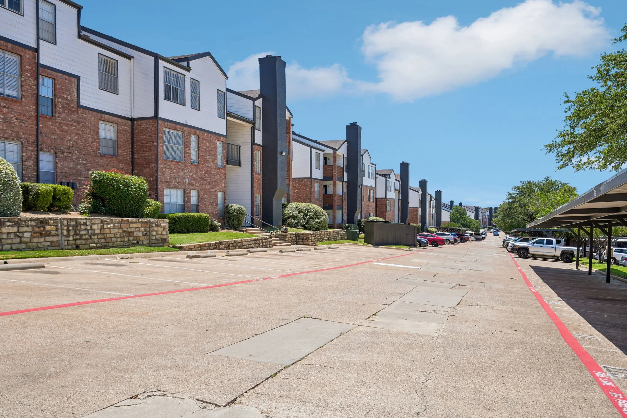 Trinity Apartments — Sale in Irving, TX, photo 2 of 5