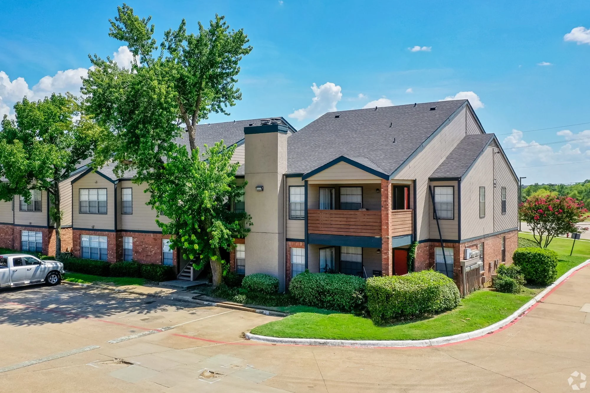 Trinity Apartments — Sale in Irving, TX, photo 3 of 5