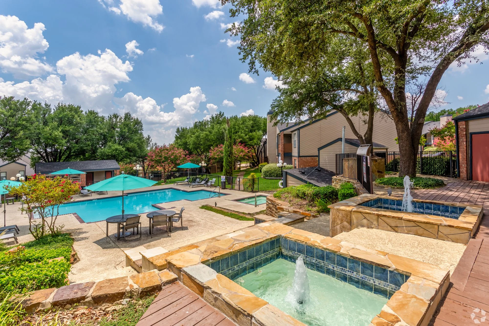 Trinity Apartments — Sale in Irving, TX, photo 4 of 5