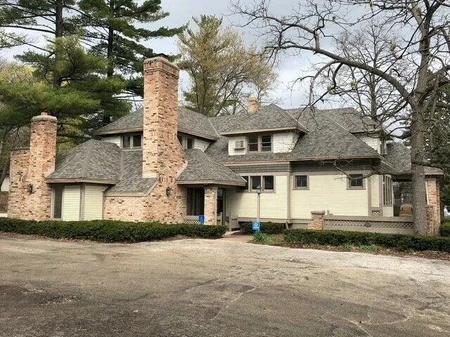 925 Elm Grove Rd — Sale in WI, photo 2 of 8