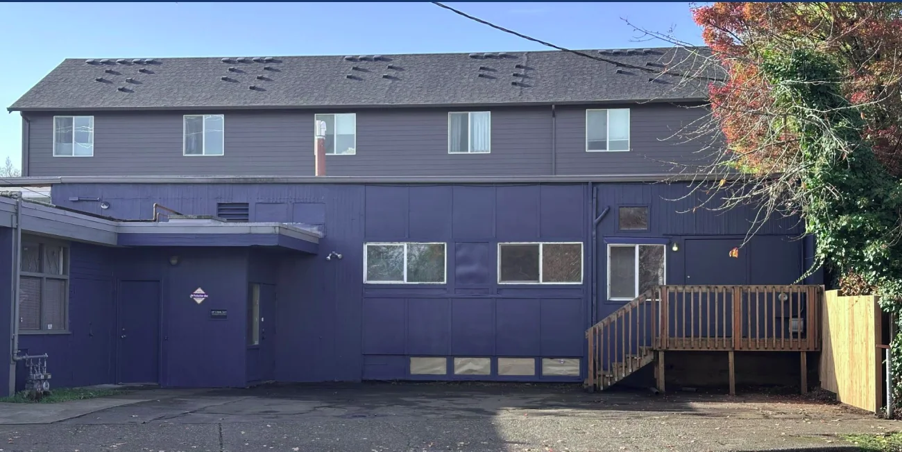 4033 Southeast Milwaukie Avenue — Sale in OR, photo 1 of 8