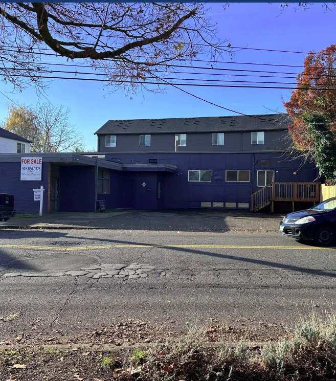 4033 Southeast Milwaukie Avenue — Sale in OR, photo 2 of 8