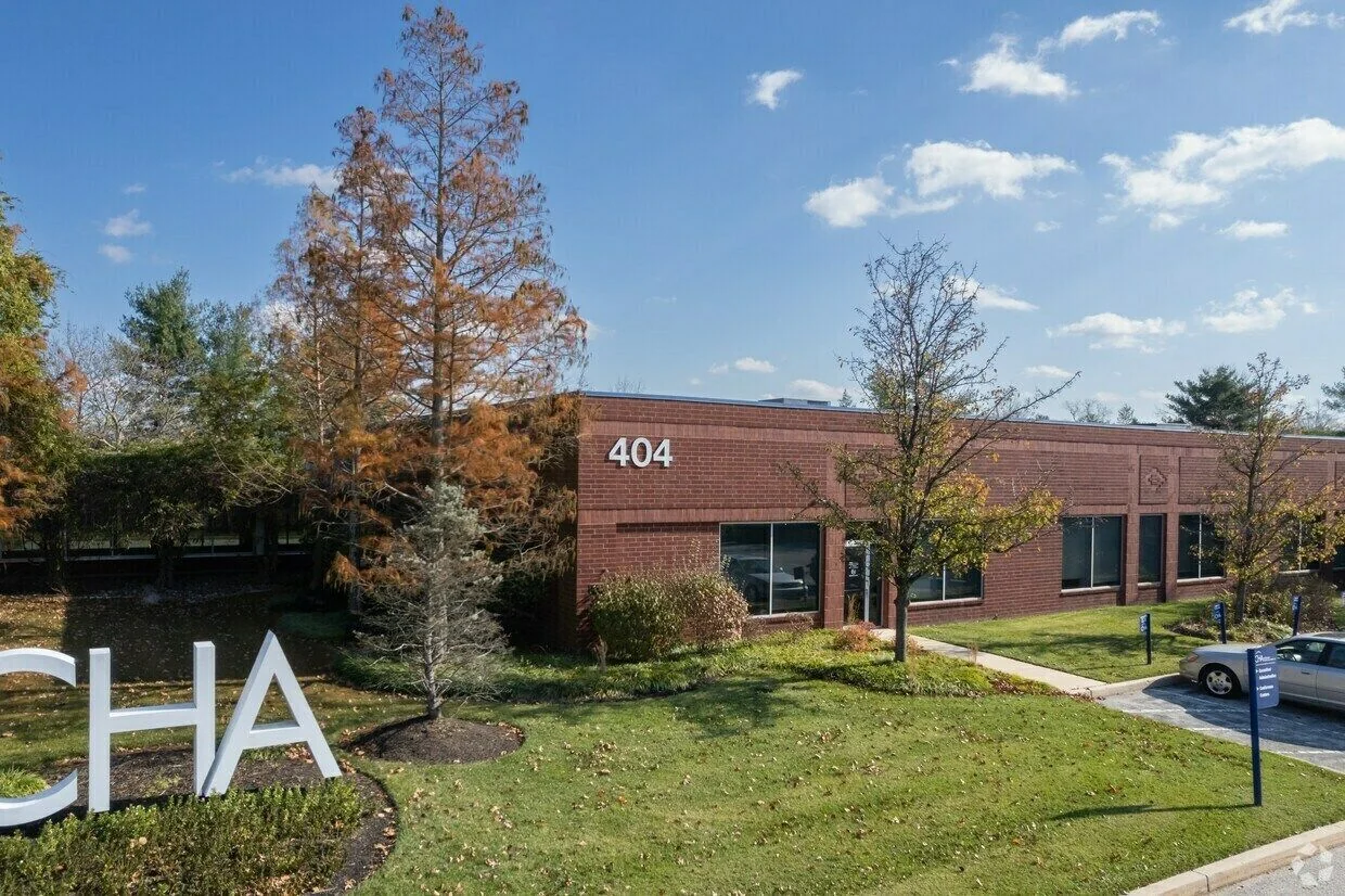 402-404 Lippincott Drive — Lease in NJ, photo 4 of 8