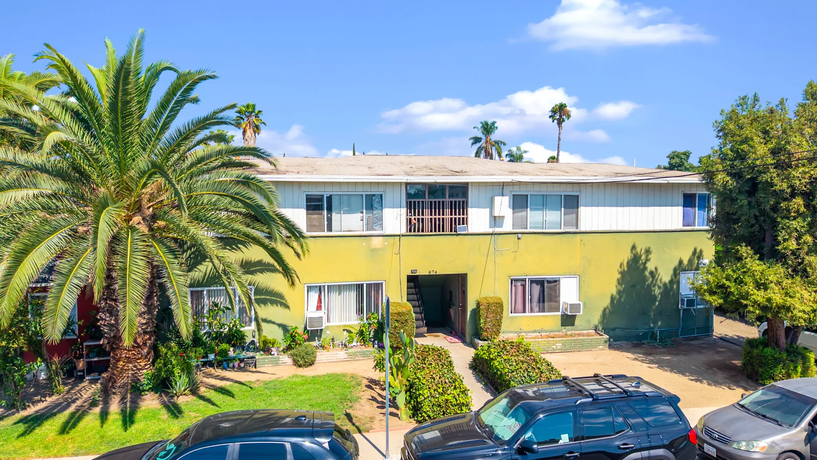 Multifamily in Pomona, CA — Sale in Pomona, CA, photo 2 of 8