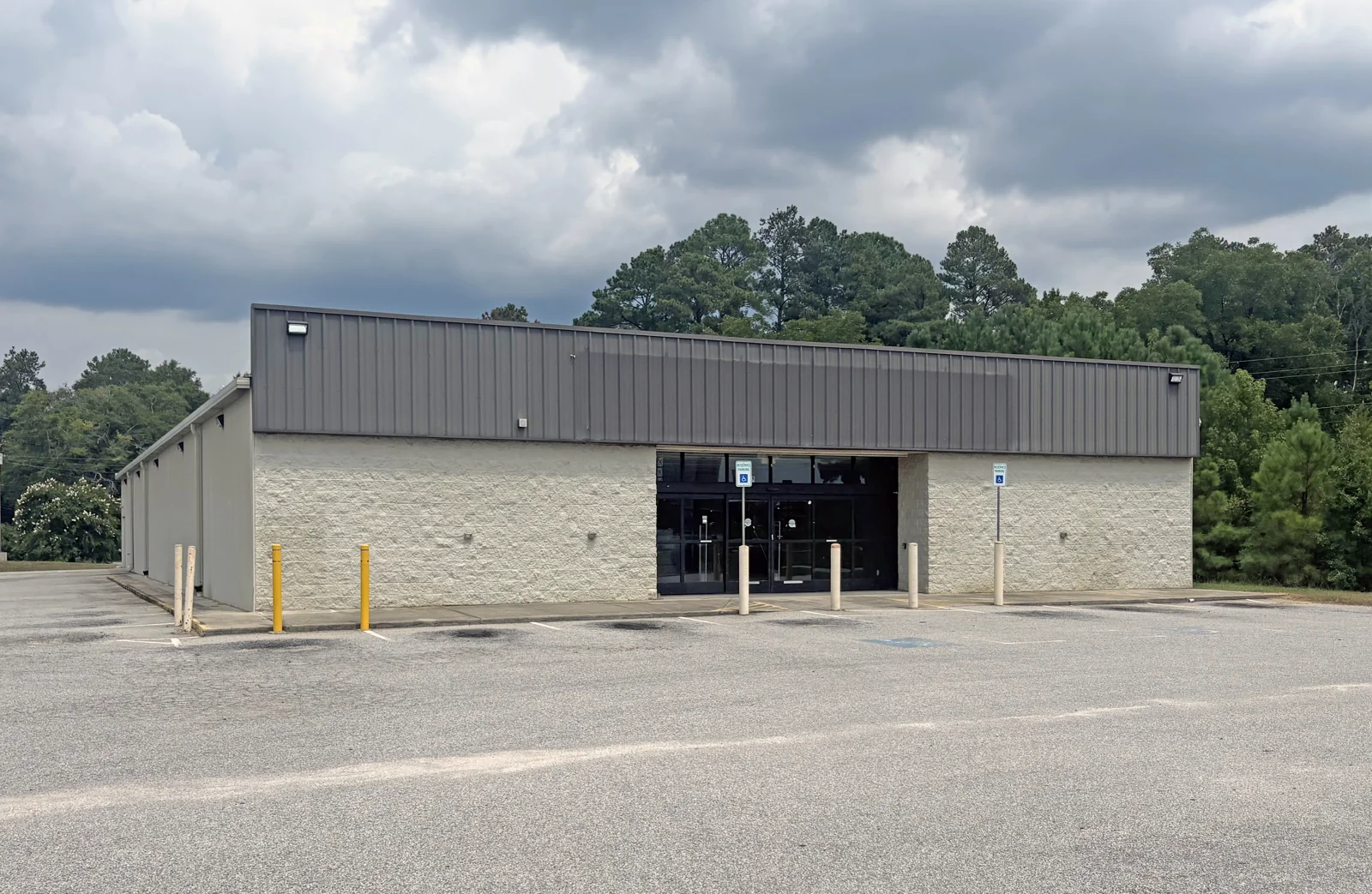 Retail in Darlington, SC — Sale in Darlington, SC, photo 1 of 1