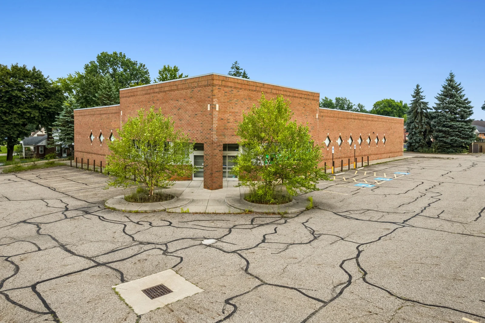 Former Rite Aid Available! — Lease in Canton, OH, photo 2 of 4