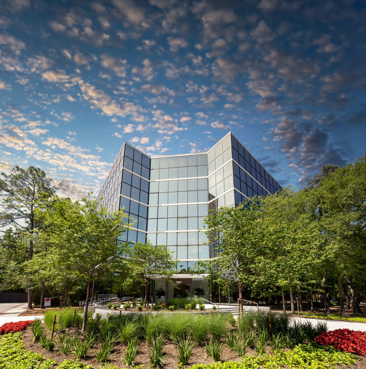 1400 Woodloch Forest Dr — Lease in The Woodlands, TX, photo 1 of 1