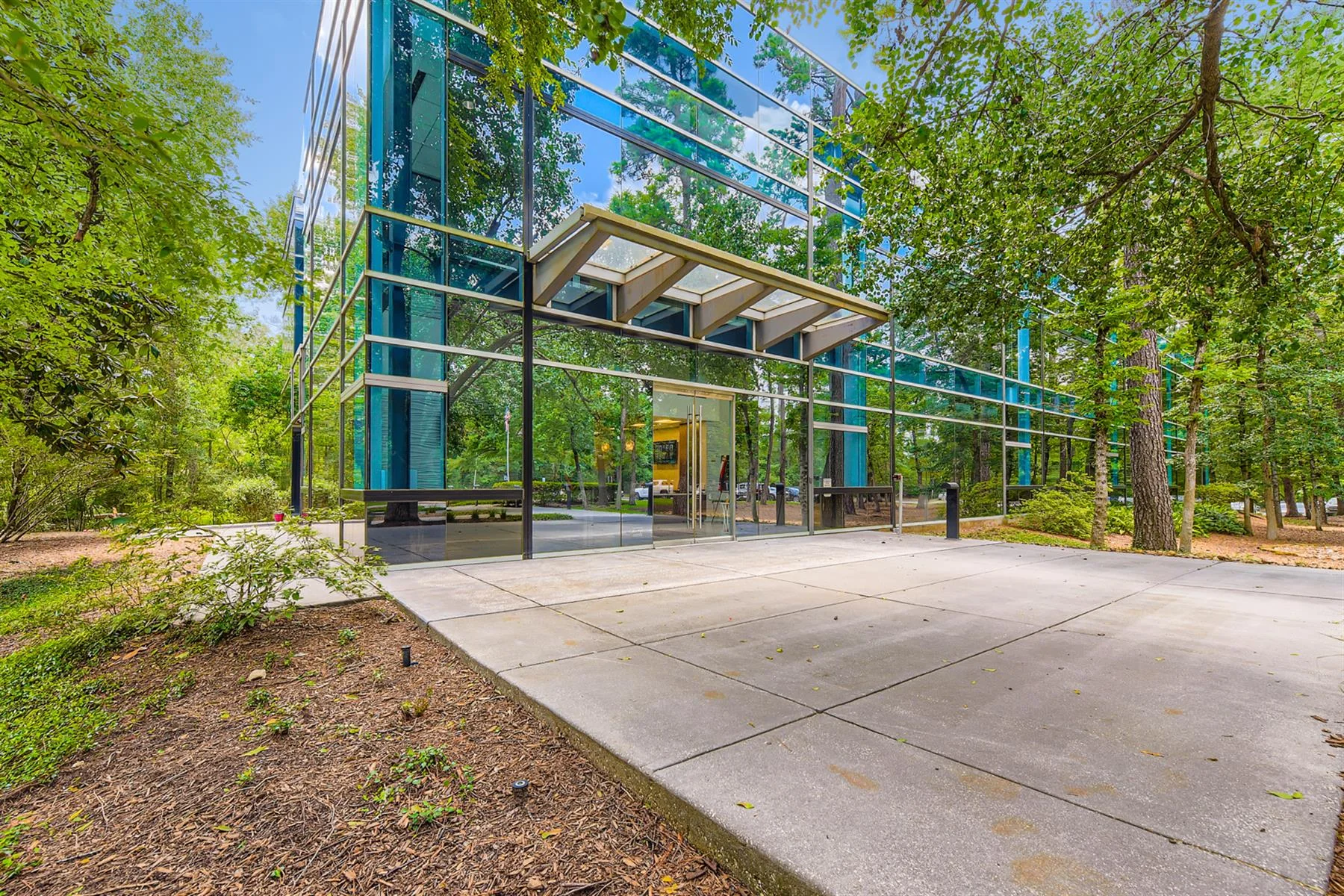 2201 Lake Woodlands Dr — Lease in Spring, TX, photo 1 of 1