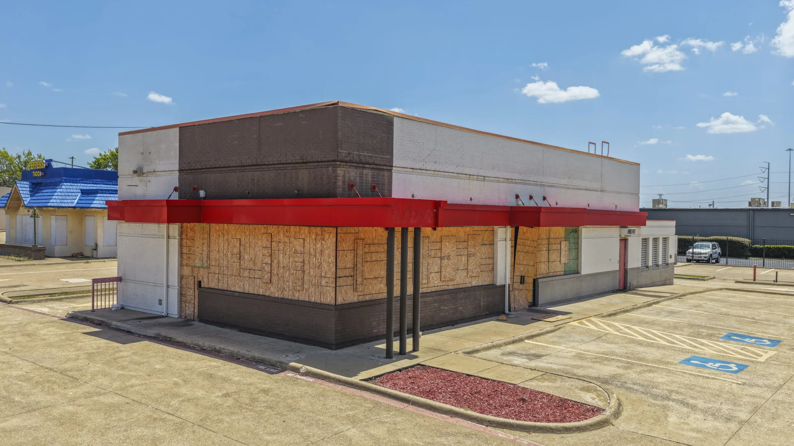 2nd Gen Restaurant for Sublease - Garland, TX — Lease in Garland, TX, photo 1 of 2