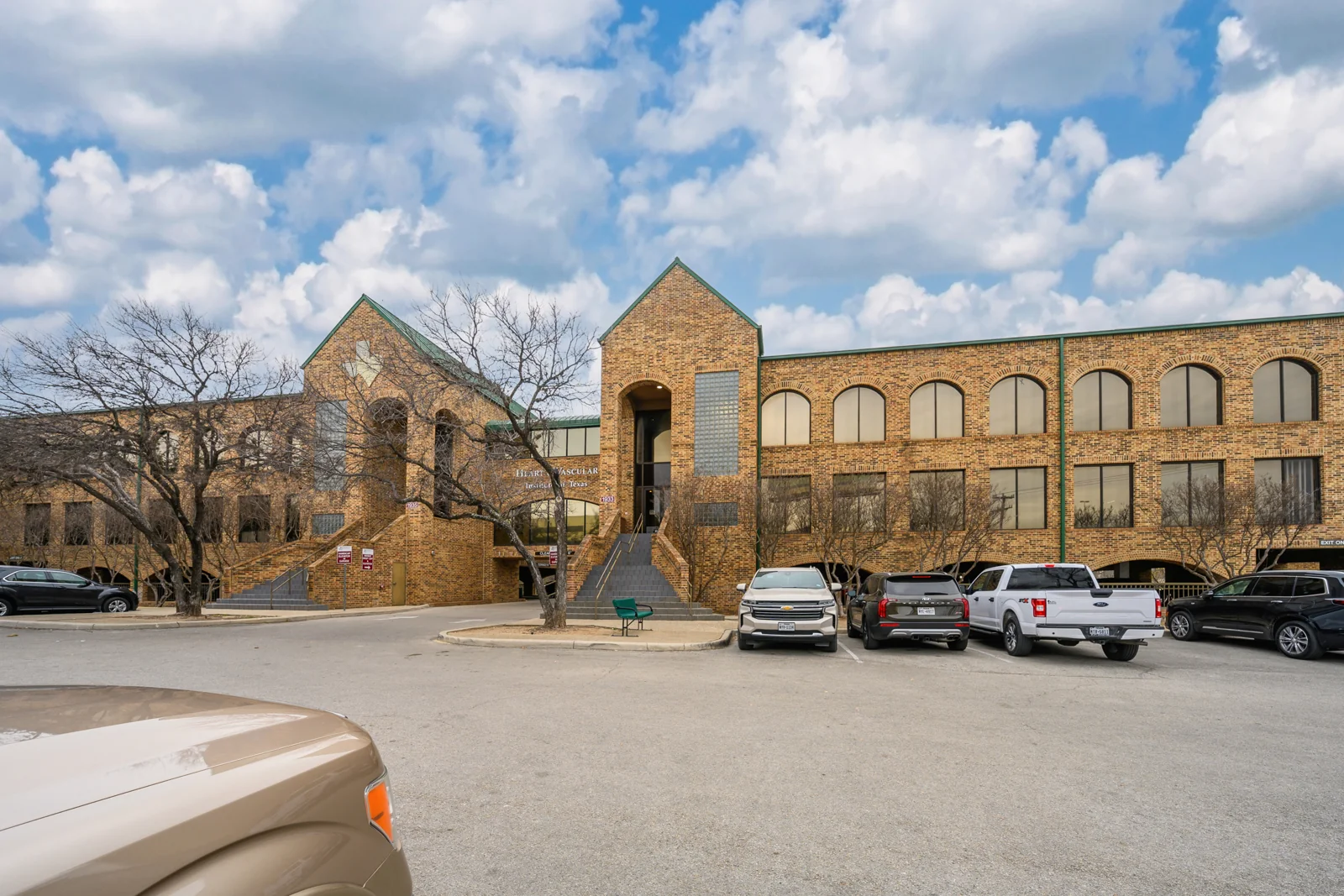 Greenspoint Office Building — Sale in San Antonio, TX, photo 1 of 8