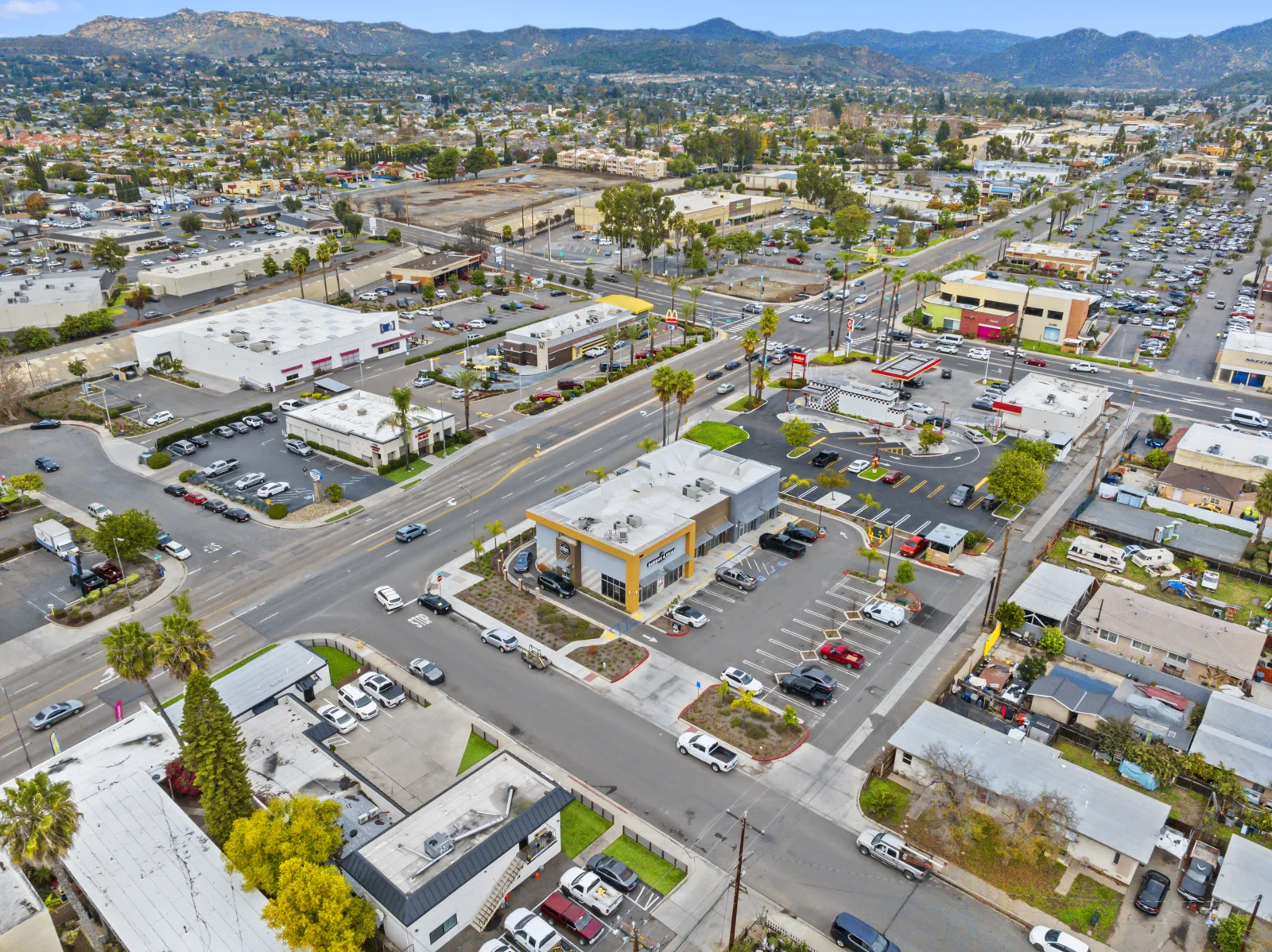 1107 E Valley Parkway — Lease in Escondido, CA, photo 3 of 6