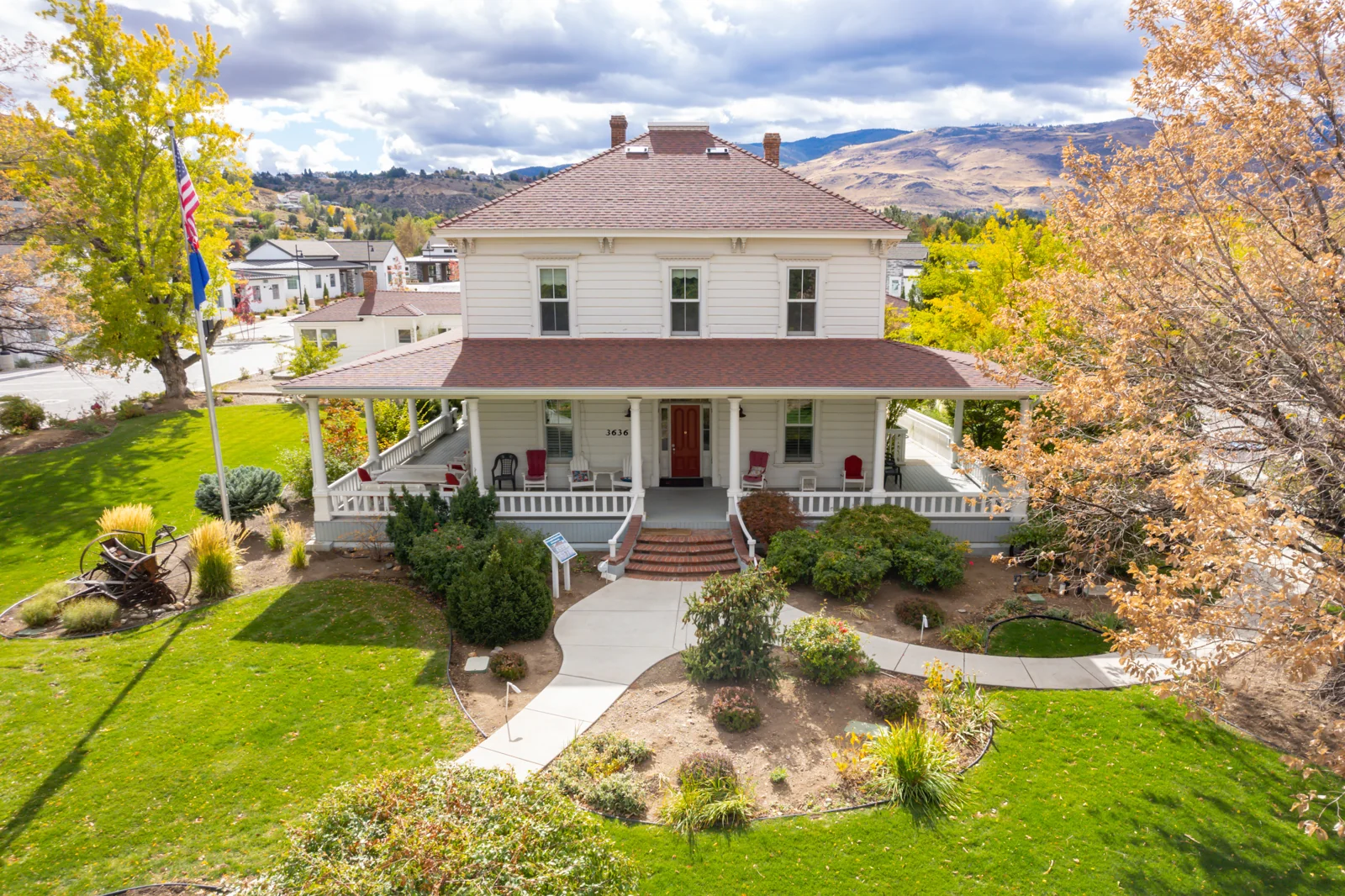 Ranch House Executive Suites — Lease in Reno, NV, photo 1 of 8
