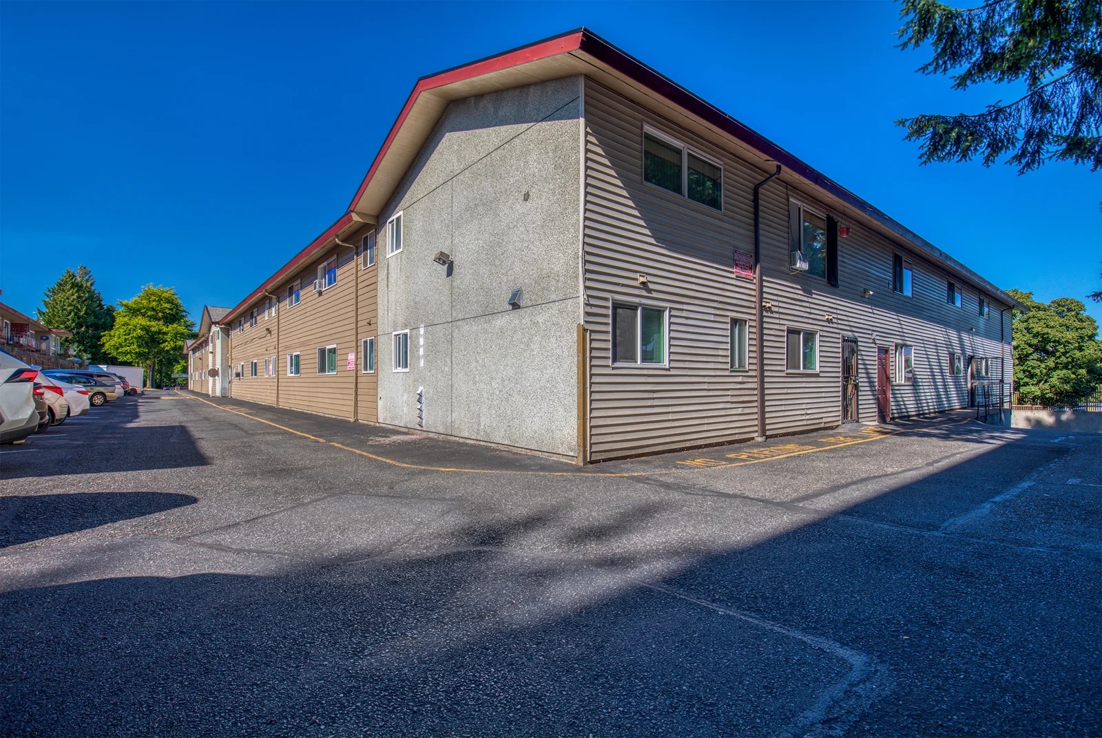 Colonial Garden Apartments — Sale in Tukwila, WA, photo 4 of 8