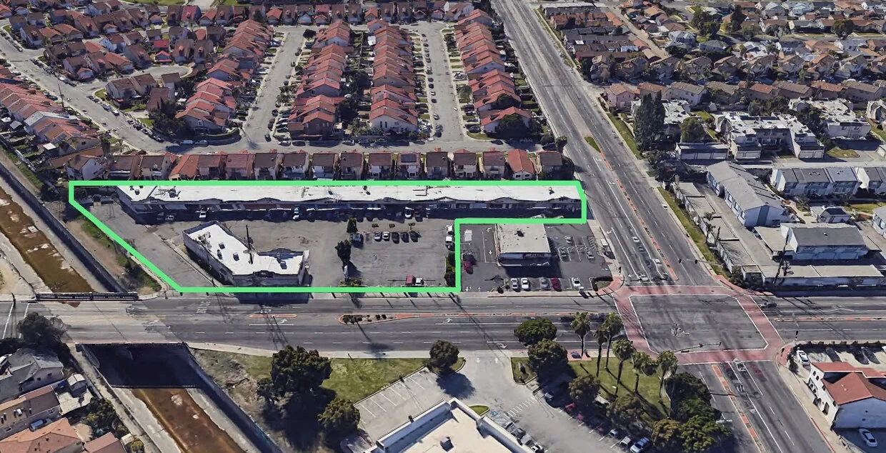 SELLER MAY FINANCE | FLEX IN PRICE — Sale in Compton, CA, photo 2 of 7