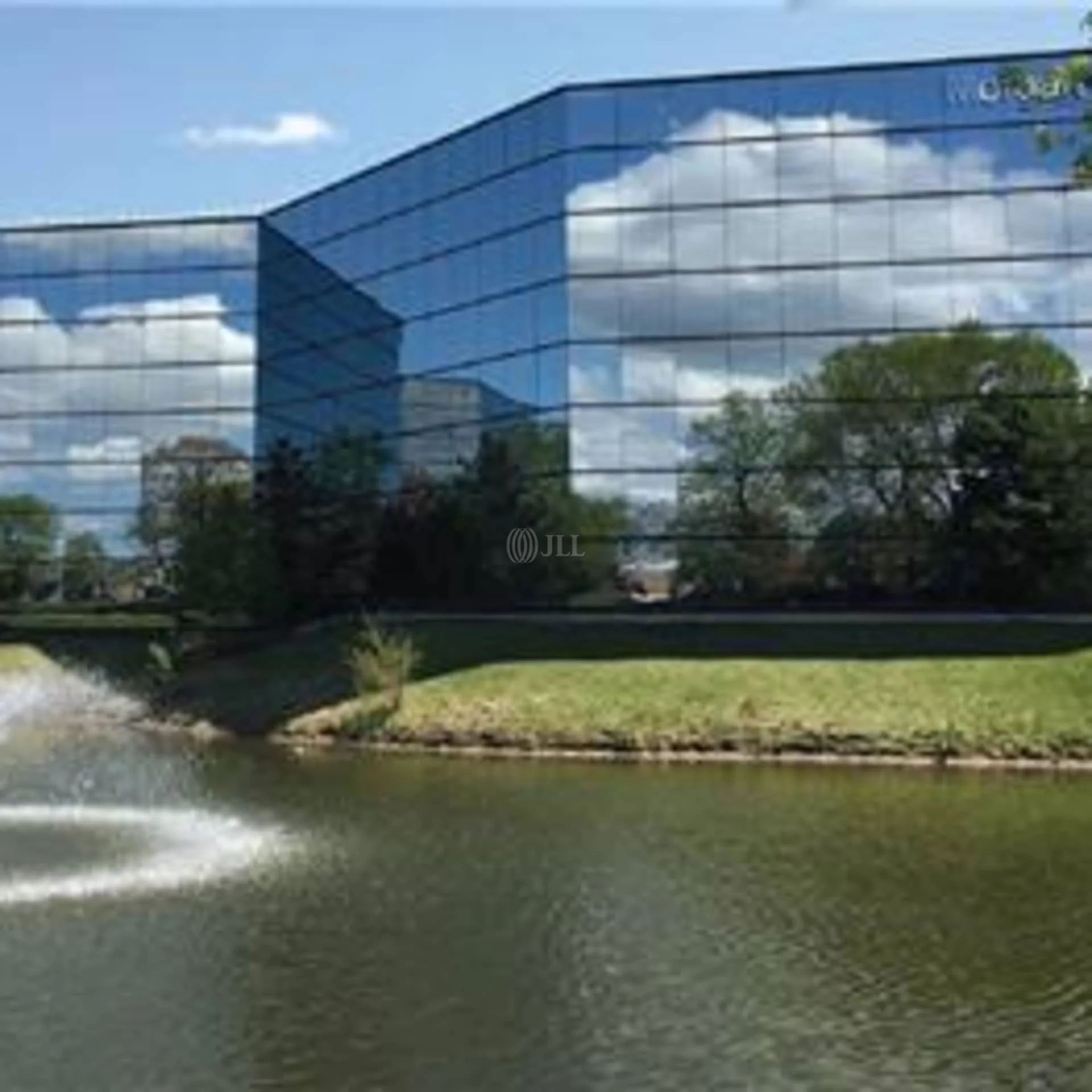 Crossroads VII Bldg A — Lease in Waukesha, WI, photo 2 of 4