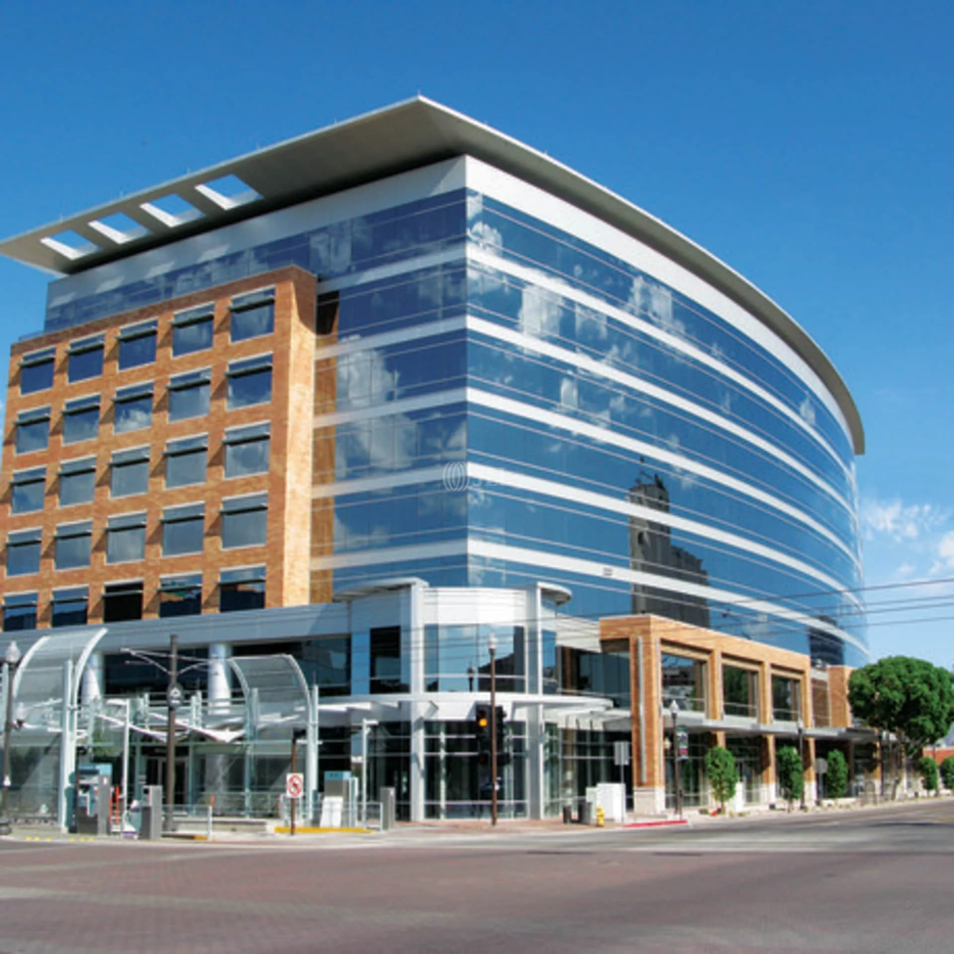 Tempe Gateway — Lease in Tempe, AZ, photo 2 of 4