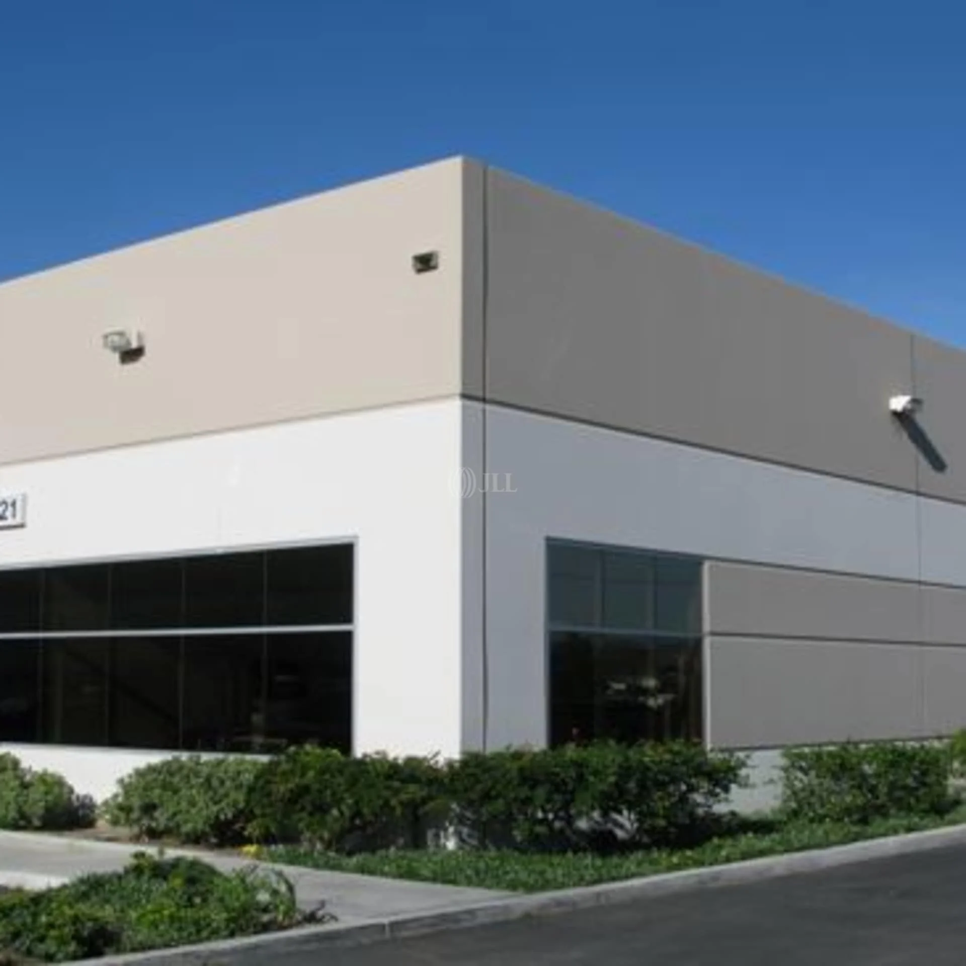 Bldg 15 — Lease in Anaheim, CA, photo 2 of 4