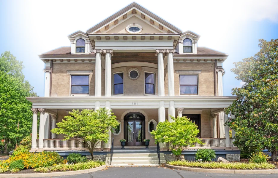 401 Park Ave — Sale in Newport, KY, photo 1 of 4