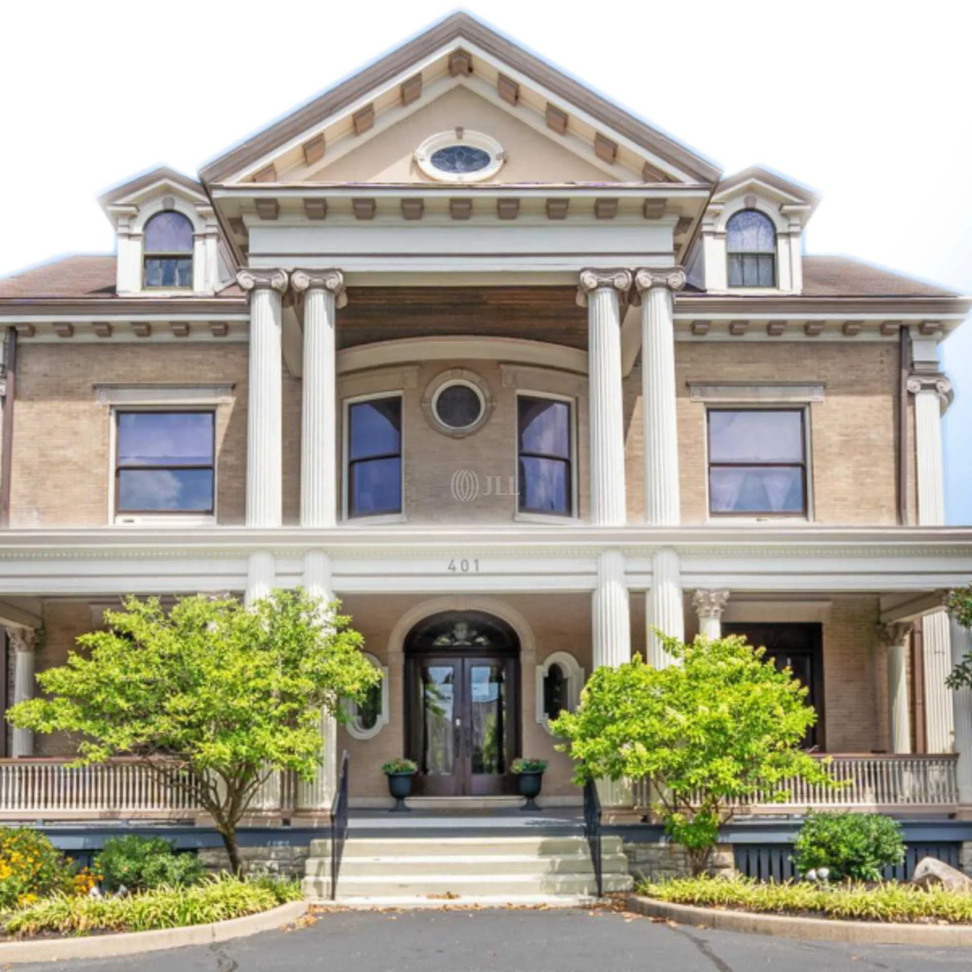 401 Park Ave — Sale in Newport, KY, photo 2 of 4