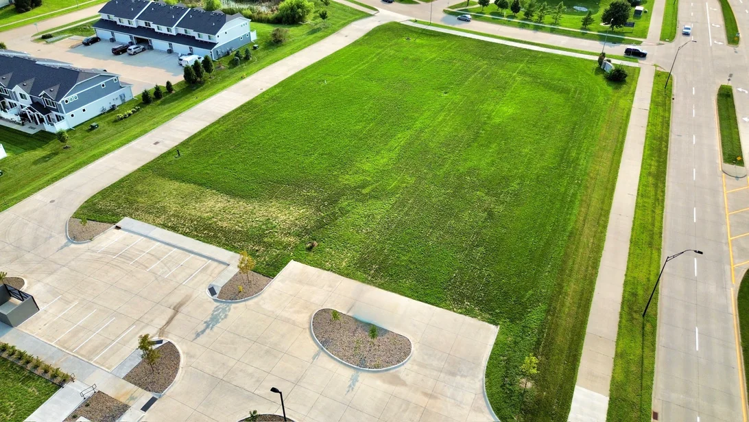 10290 NW 62nd Ave — Sale in Johnston, IA, photo 2 of 8