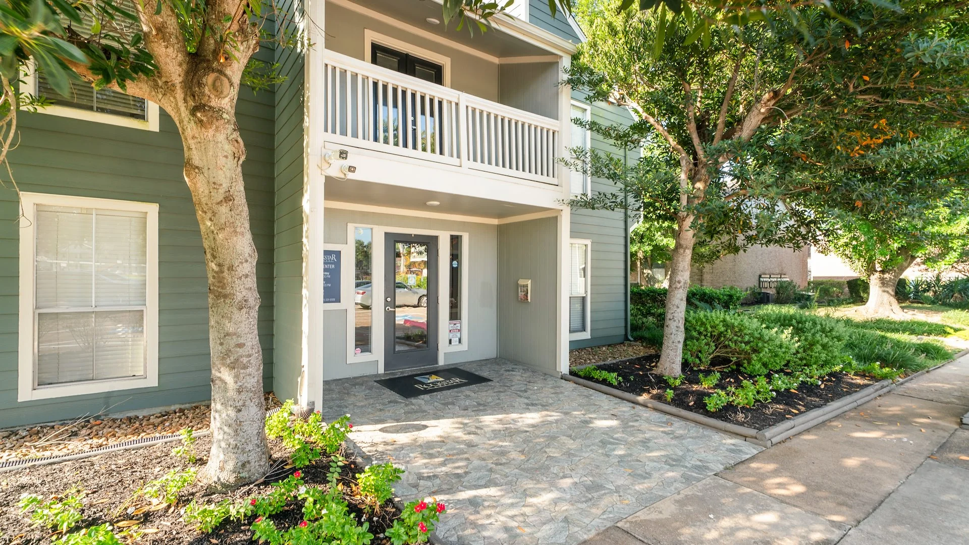 Huntington Oaks — Sale in Alvin, TX, photo 3 of 8