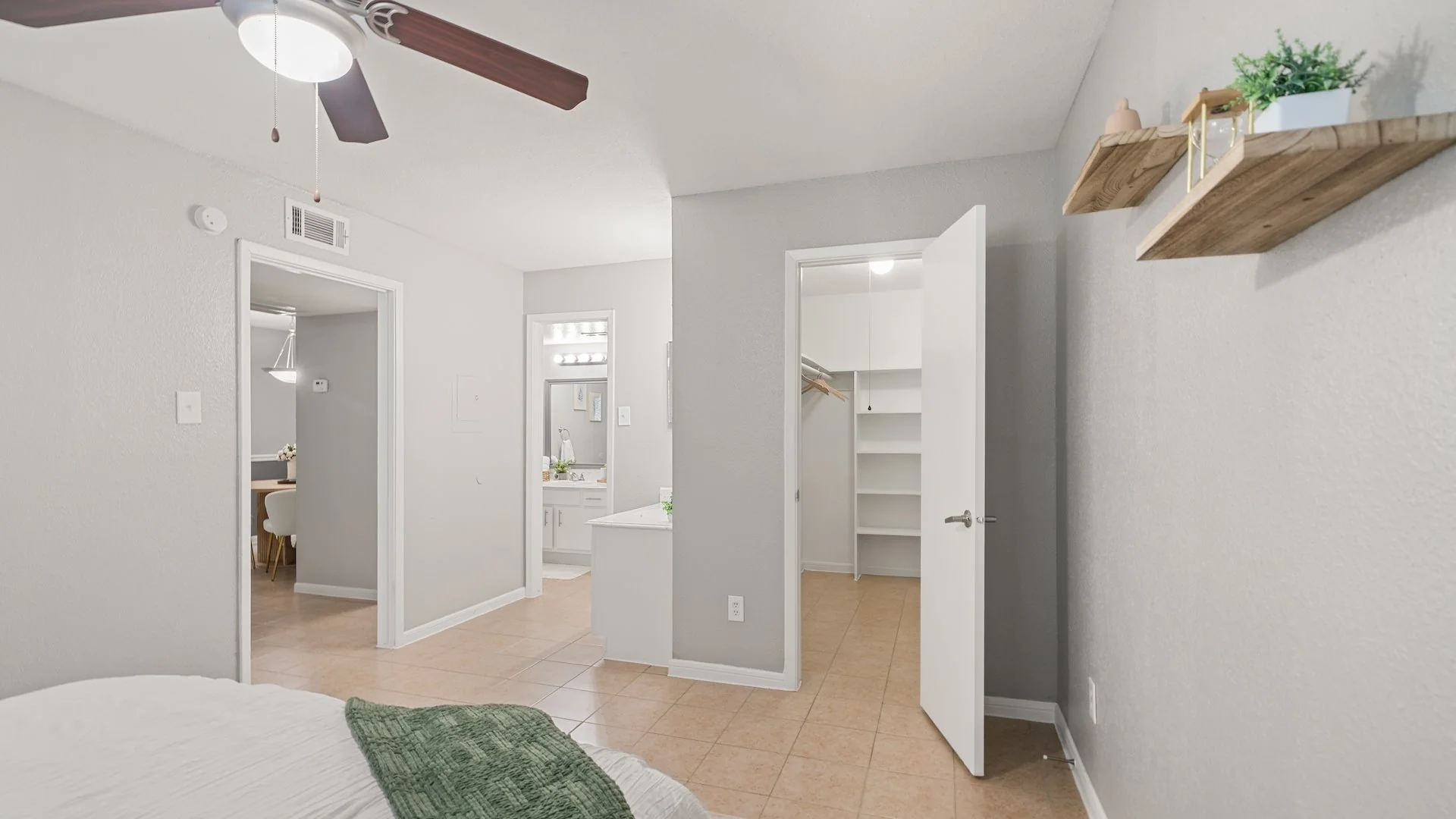Huntington Oaks — Sale in Alvin, TX, photo 6 of 8