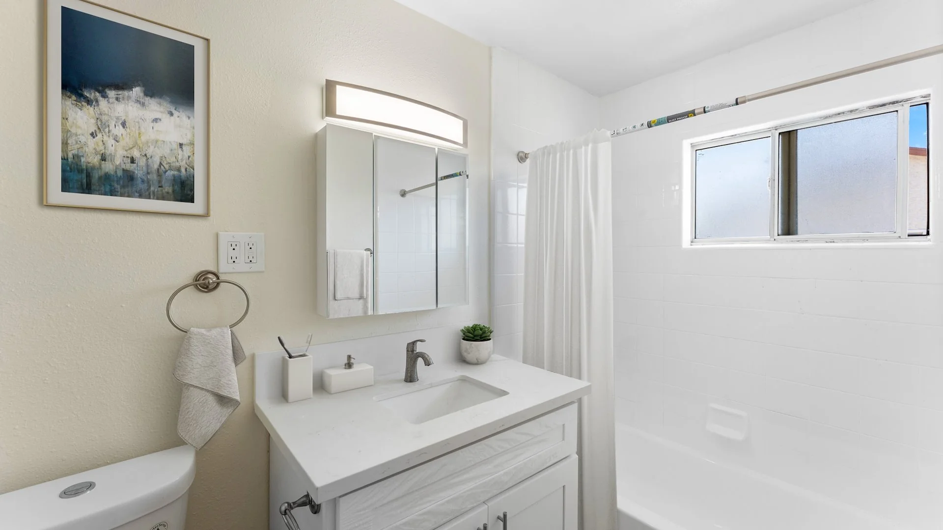 4484 La Deney St — Sale in Montclair, CA, photo 6 of 8