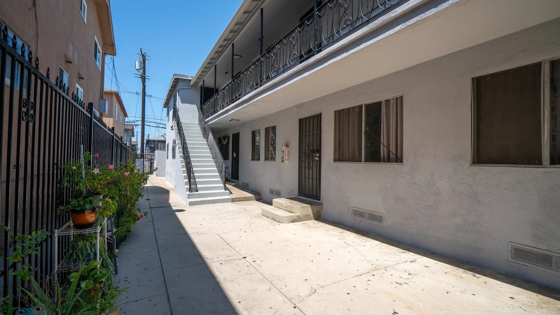 1425 Cedar Ave — Sale in Long Beach, CA, photo 3 of 6