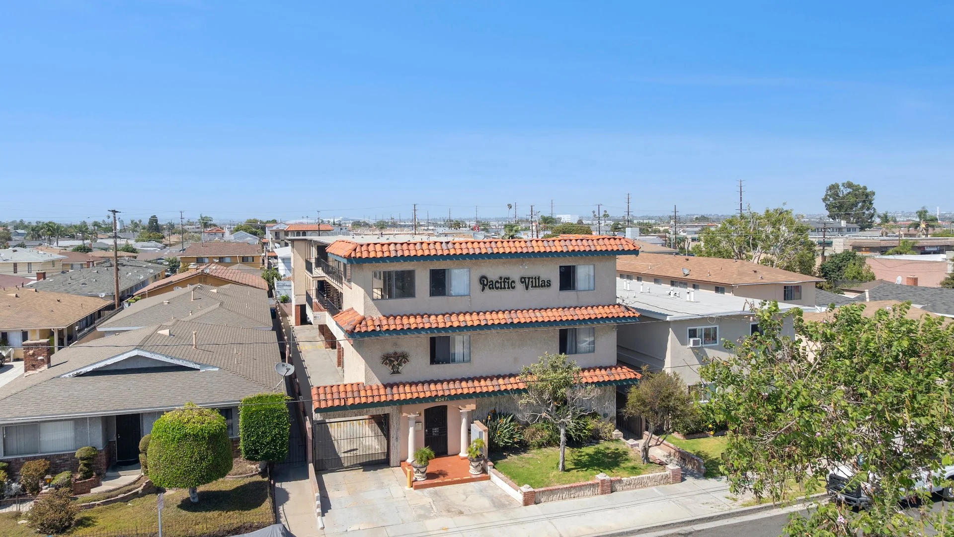 4047 W 136th St — Sale in Hawthorne, CA, photo 3 of 8