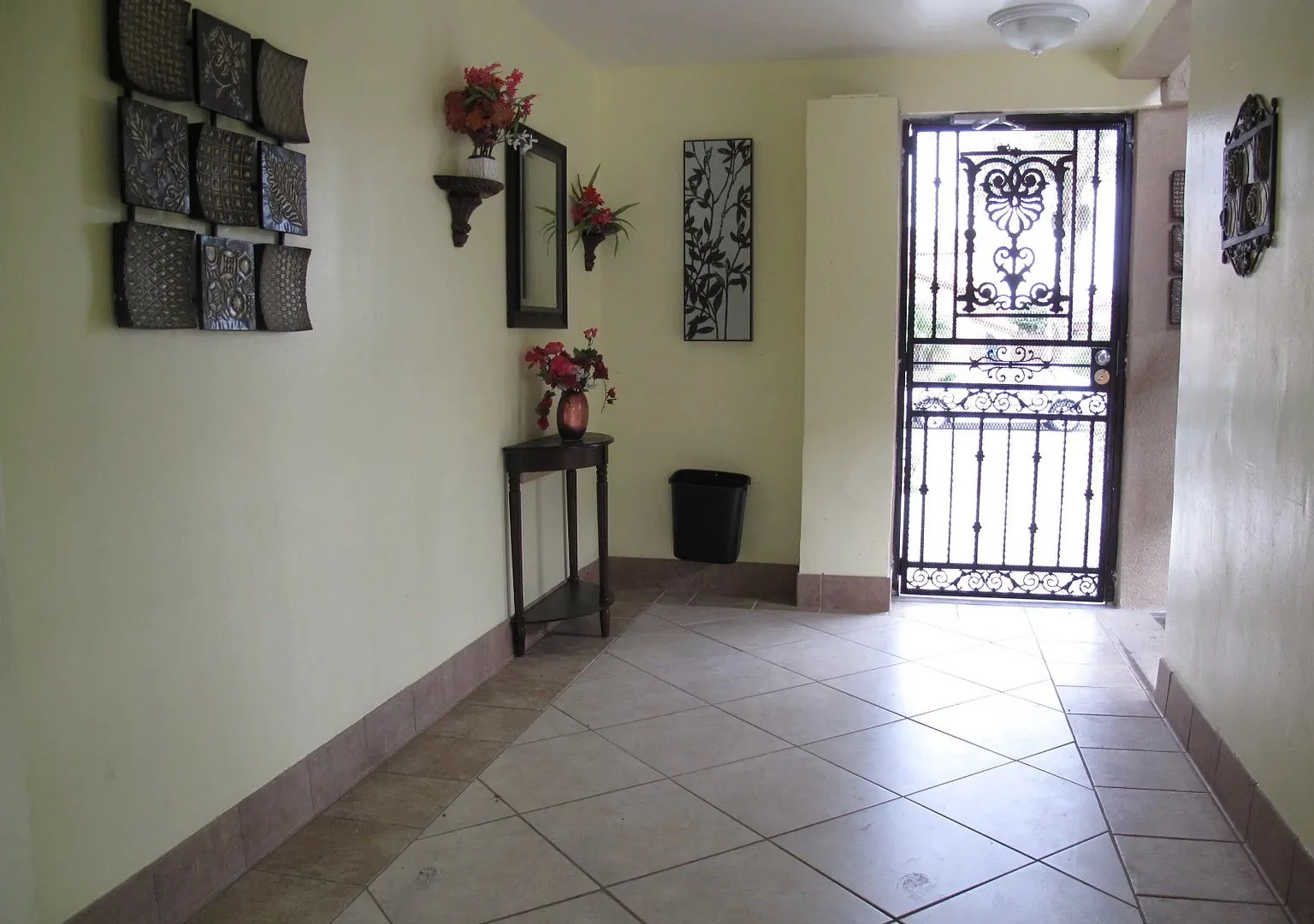 4047 W 136th St — Sale in Hawthorne, CA, photo 5 of 8