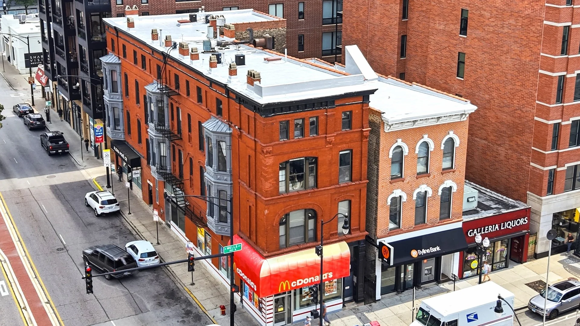 North & Wells — Sale in Chicago, IL, photo 1 of 3