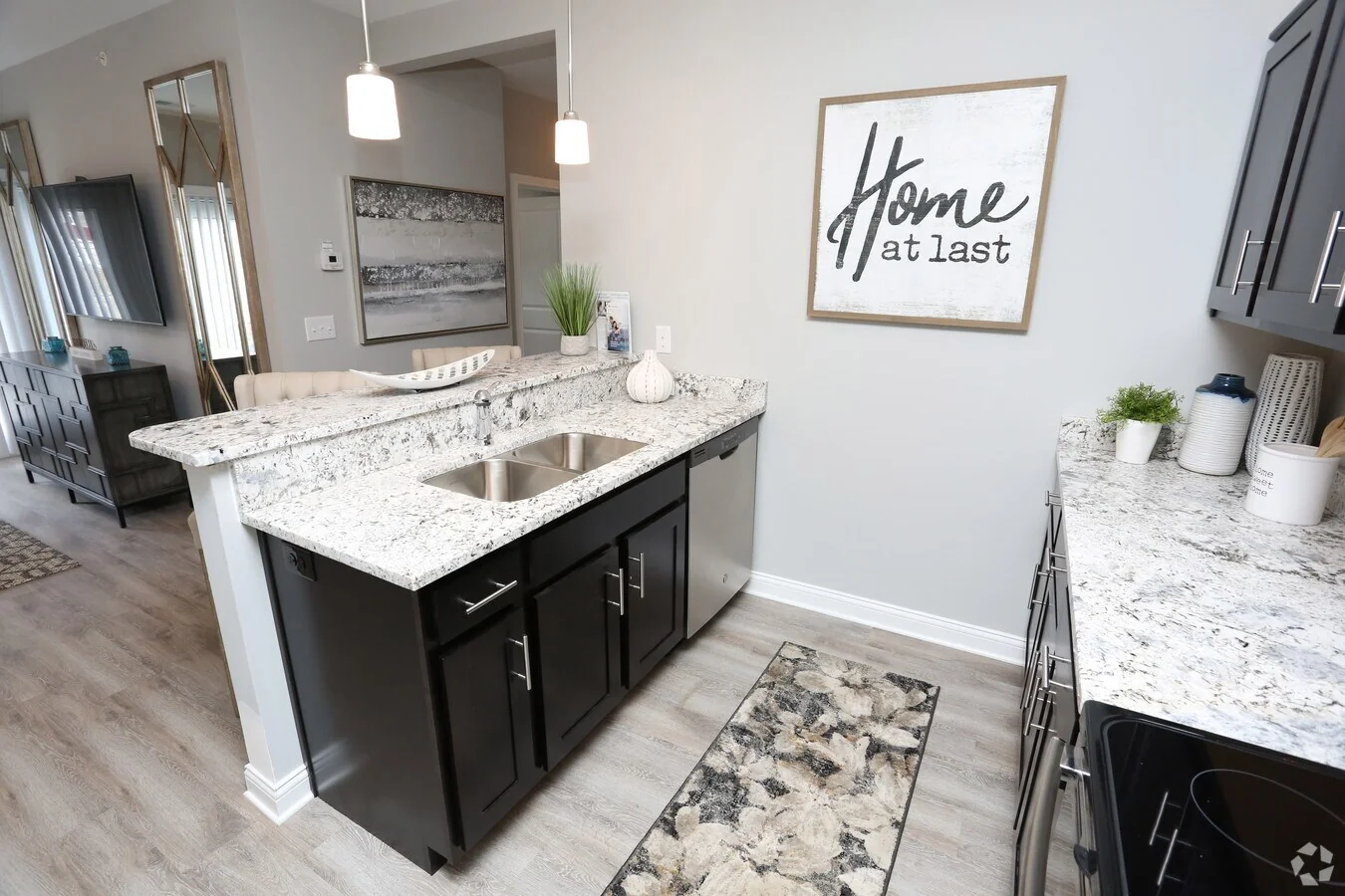 Hurstbourne Heights, Louisville, KY — Sale in Louisville, KY, photo 3 of 6