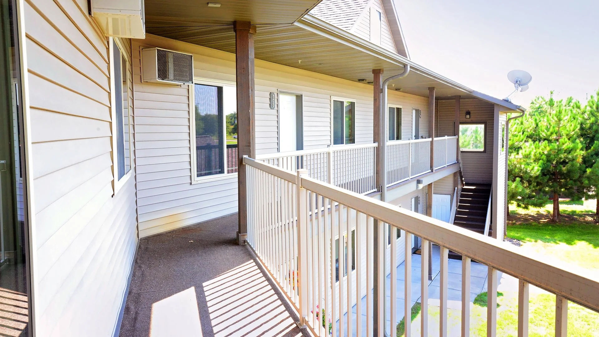 Sunshine Circle Apartments — Sale in Chippewa Falls, WI, photo 2 of 8