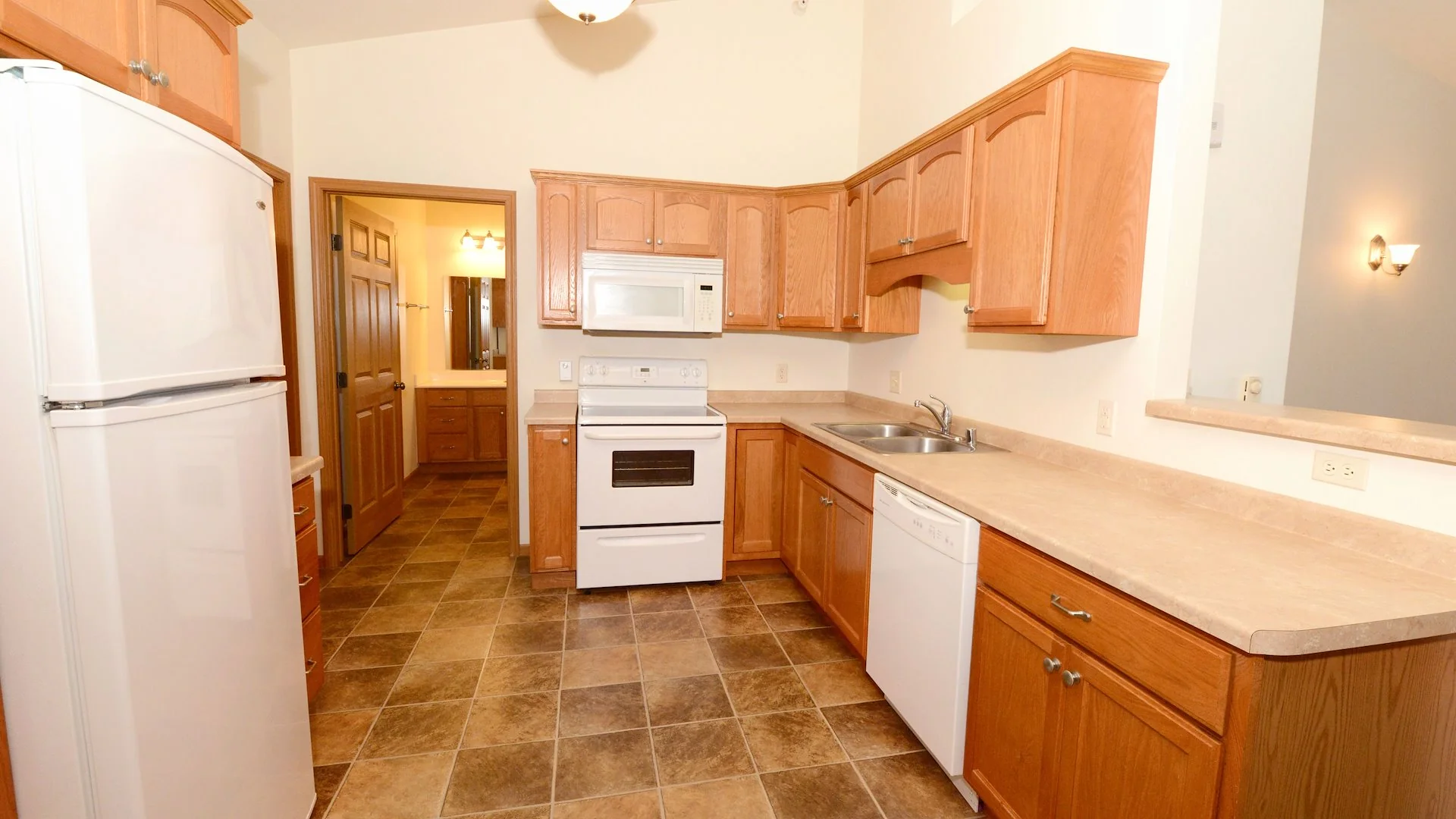 Sunshine Circle Apartments — Sale in Chippewa Falls, WI, photo 6 of 8