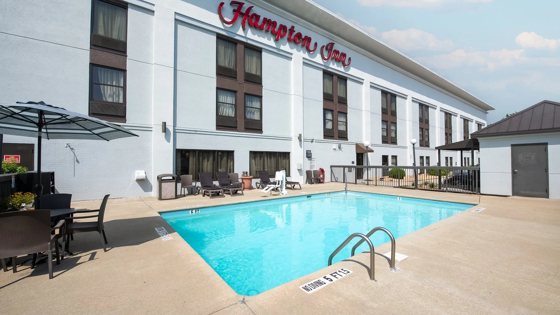 Hampton Inn Raleigh — Sale in Garner, NC, photo 2 of 5