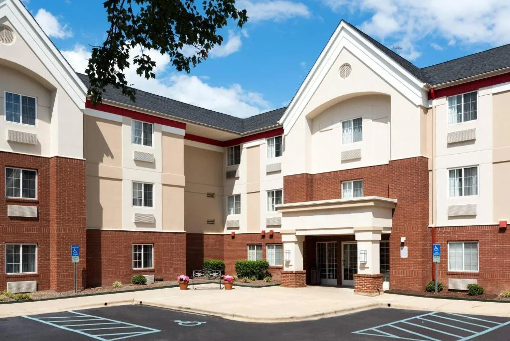 MainStay Cary — Sale in Raleigh, NC, photo 1 of 5