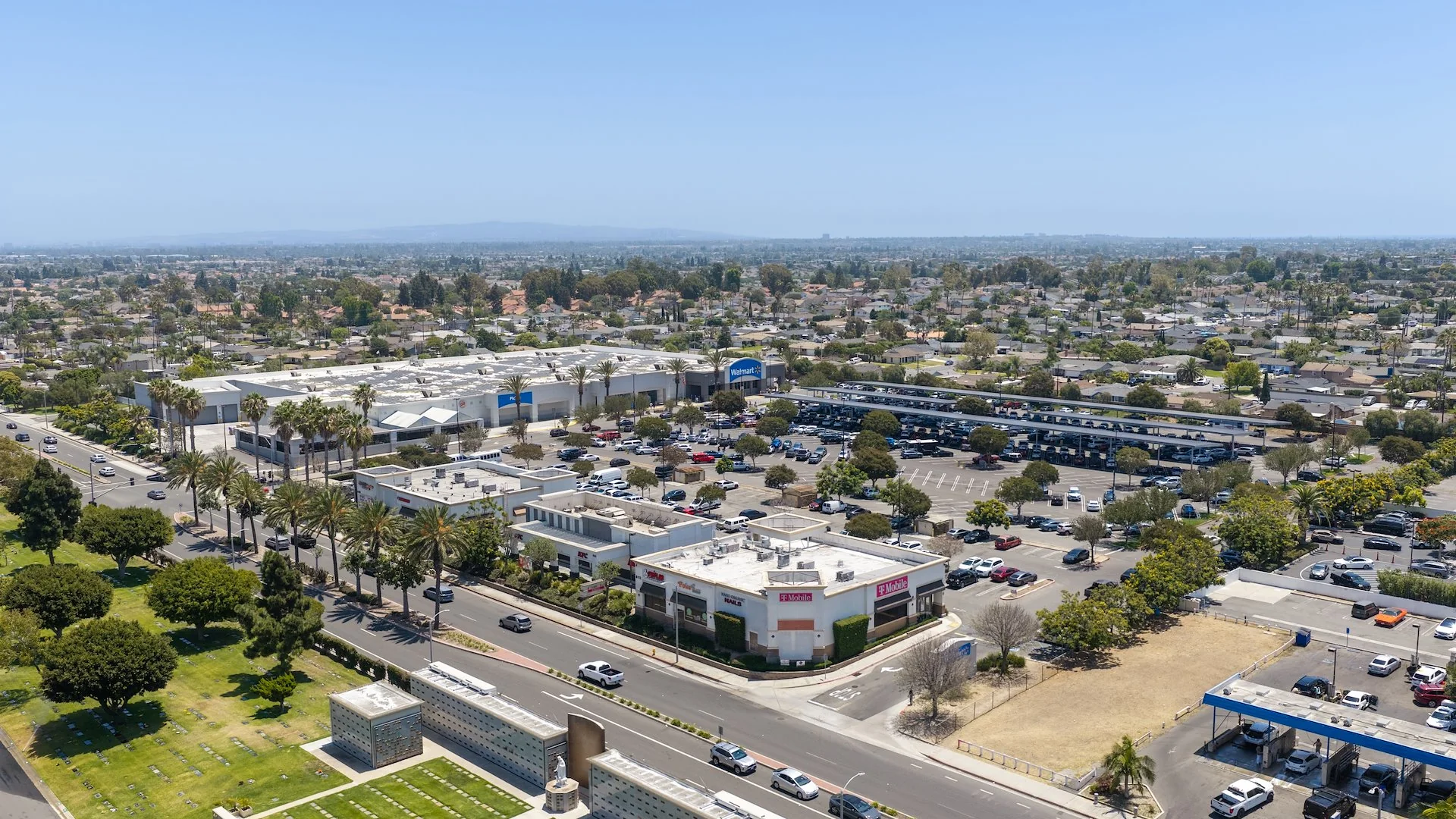 Huntington Beach Retail Leasehold — Sale in Huntington Beach, CA, photo 2 of 2