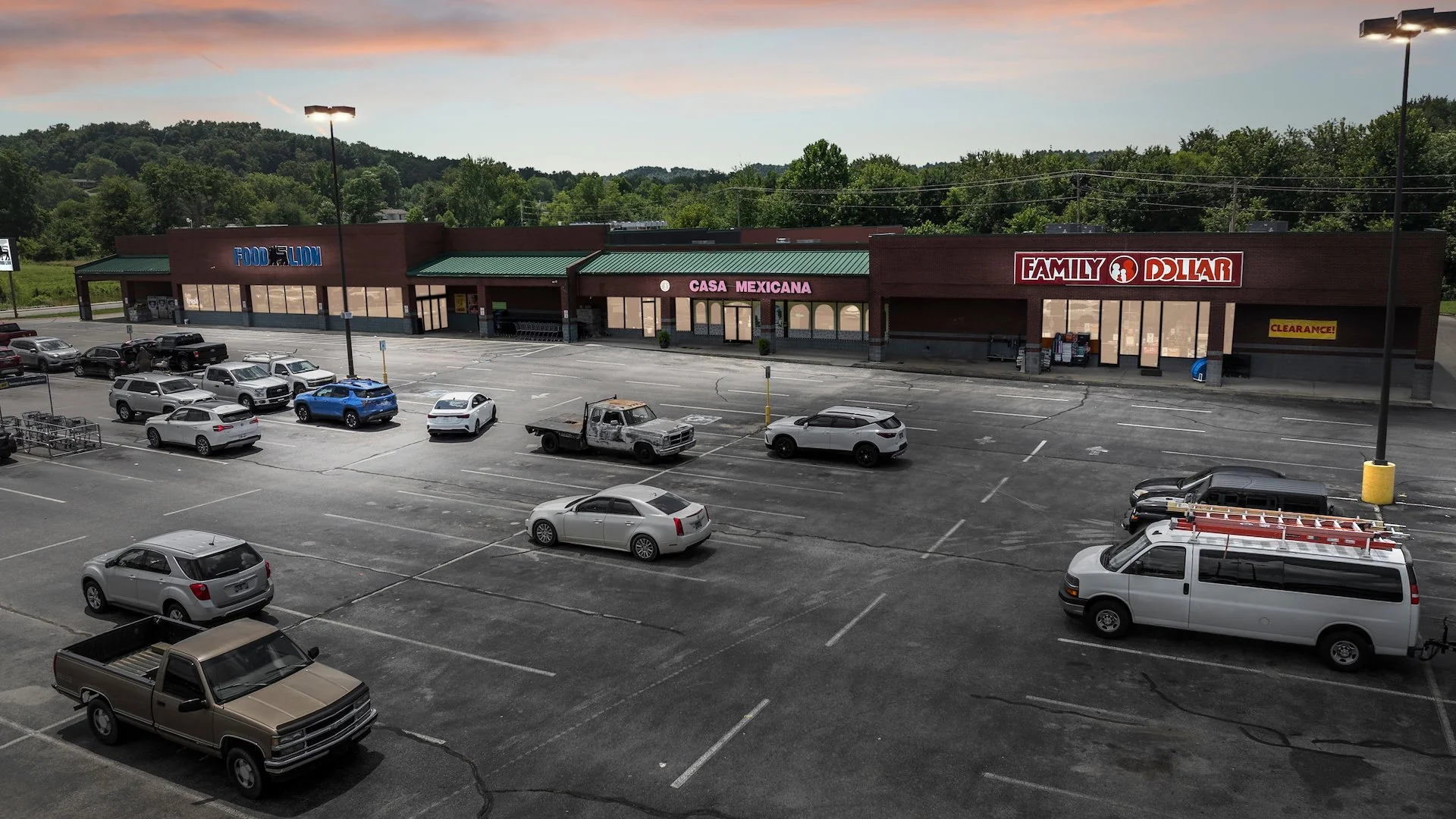 Livingston Plaza Food Lion Center — Sale in Livingston, TN, photo 4 of 6