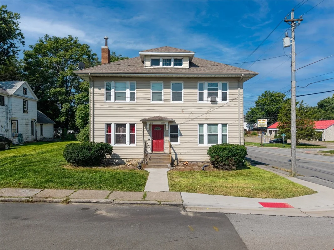 1818 Esplanade Ave — Sale in Davenport, IA, photo 8 of 8