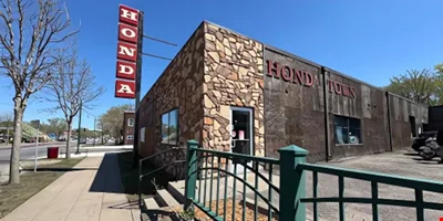 HondaTown Retail & Industrial-Flex Building — Sale in Minneapolis, MN, photo 1 of 8