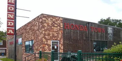 HondaTown Retail & Industrial-Flex Building — Sale in Minneapolis, MN, photo 4 of 8