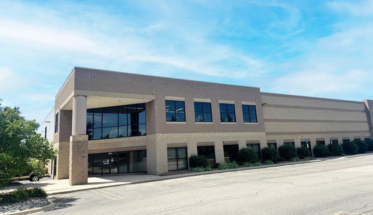 Livonia Corporate Center — Lease in Livonia, MI, photo 1 of 2