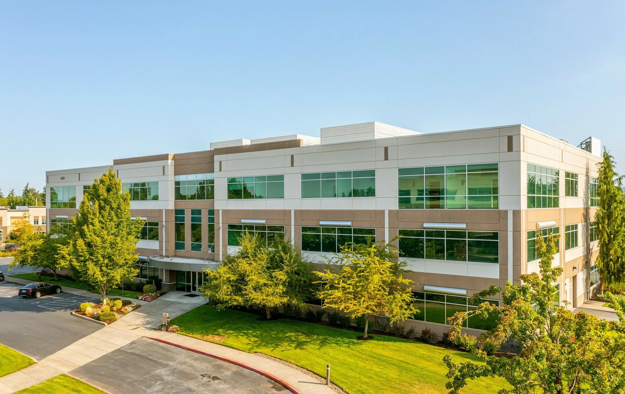 3600 Rock Creek Corporate Center Building 1 — Lease in Hillsboro, OR, photo 1 of 8