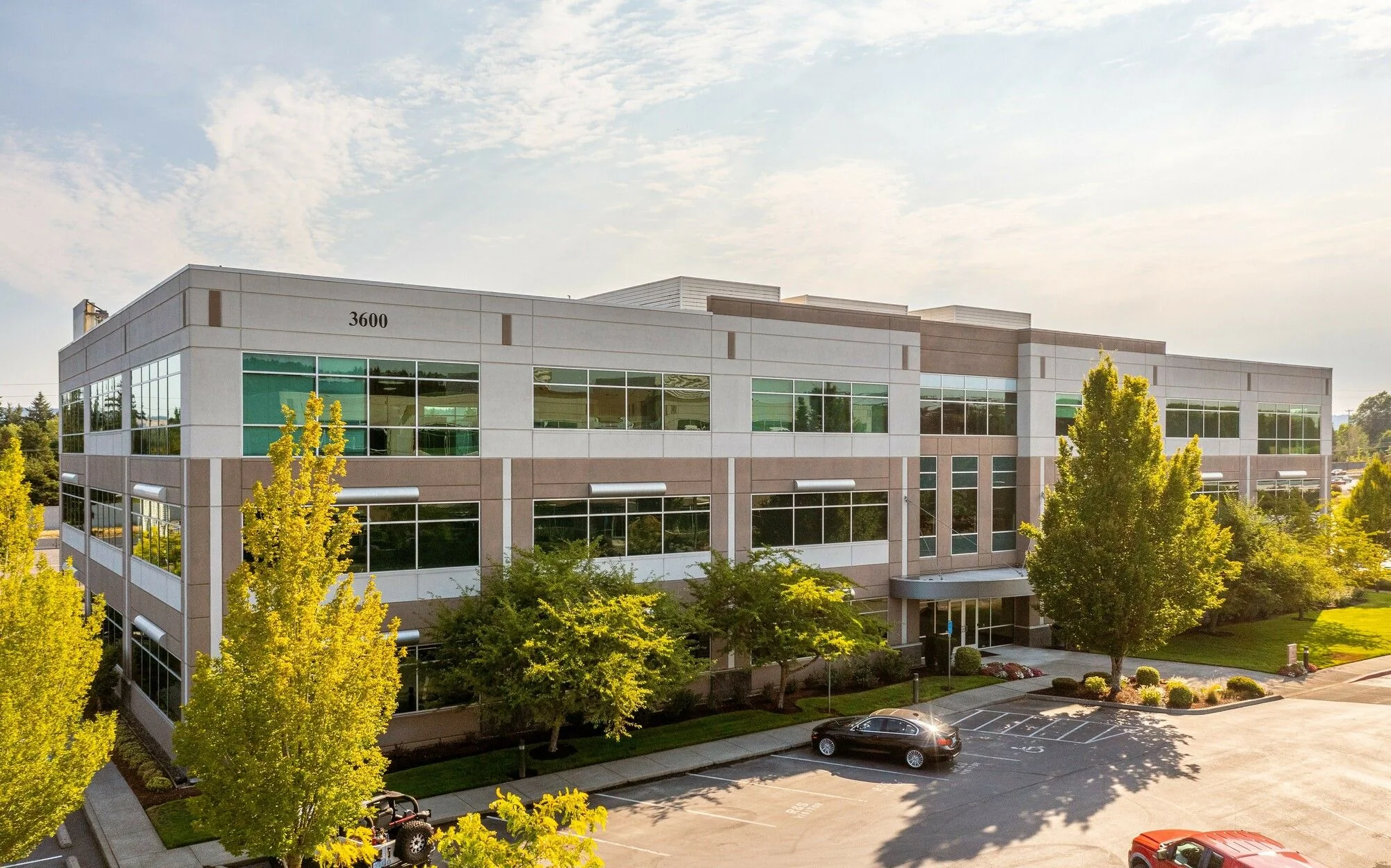 3600 Rock Creek Corporate Center Building 1 — Lease in Hillsboro, OR, photo 2 of 8
